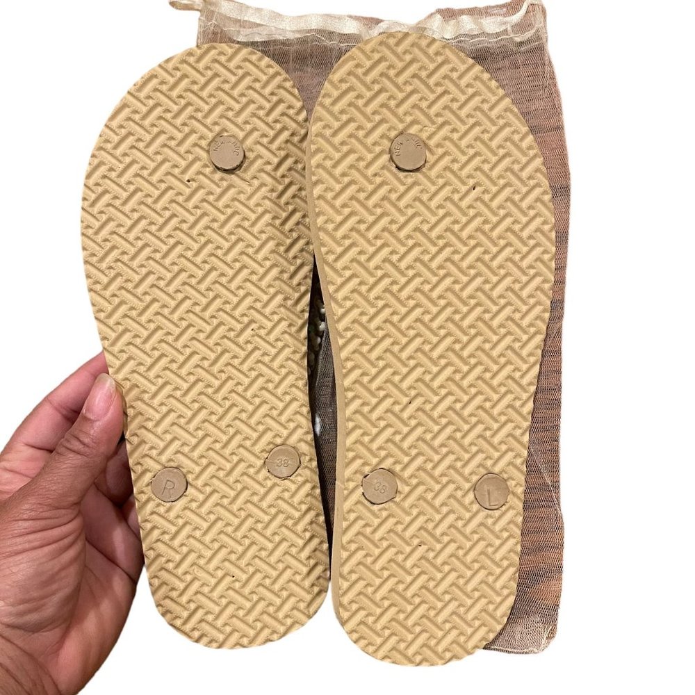 Bali Exotic Bird Women's Tan Flip-Flop Sequence Sandals Size 39 - Picture 3 of 4